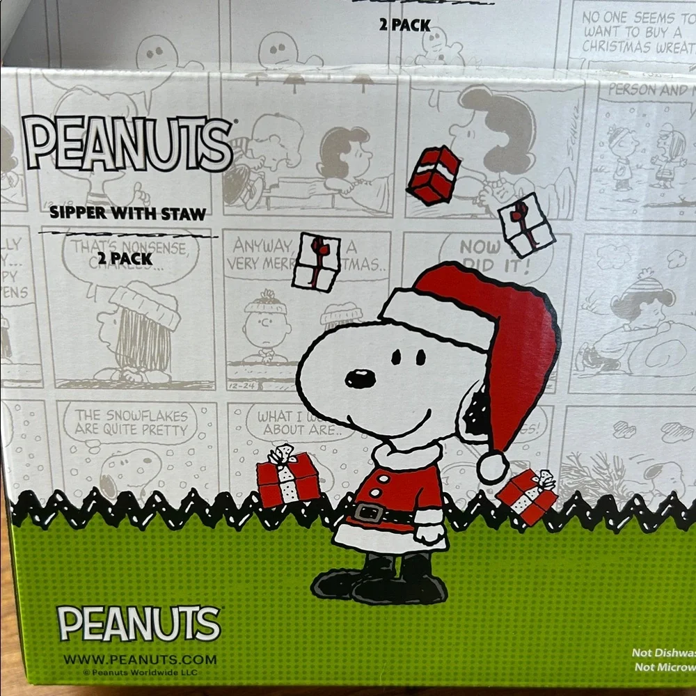 Peanuts Sipper with Straw 2 pack, Snoopy on Dog House with Christmas Lights NEW